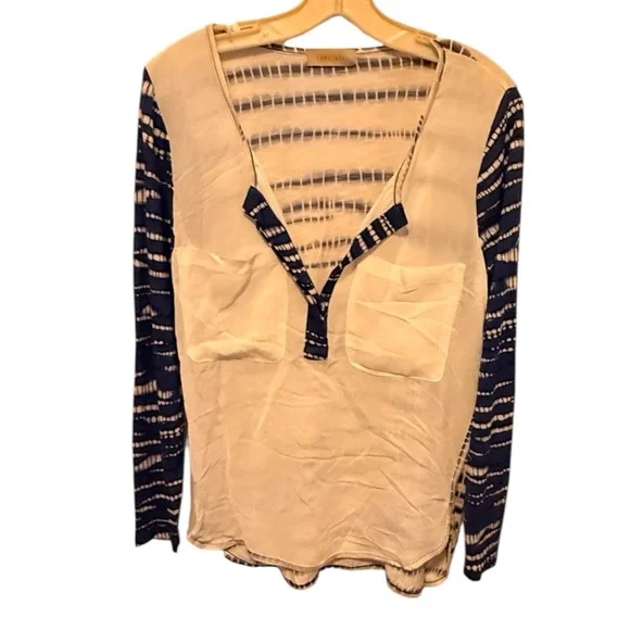 Language Top - Picture 1 of 6